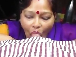 Desi aunty grown blowjob and deepthroat drank cum